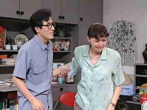 你他喵的！跟谁都聊！